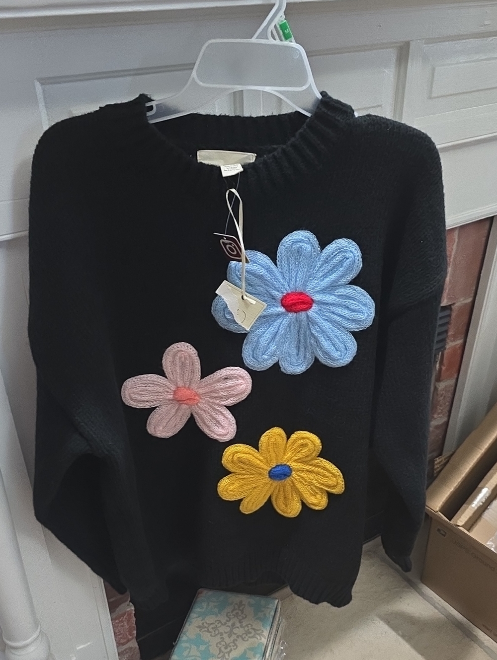 Love By Designs Womens Floral Sweater. XL. NWT [See Tag]